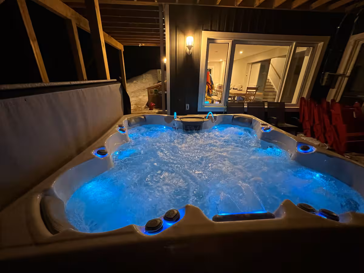 Hot tub - Image 2